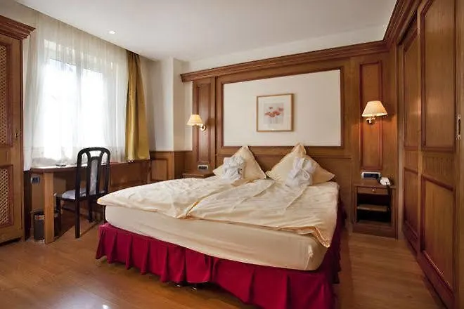 Restaurant Au Lion D'or Hotel 3*